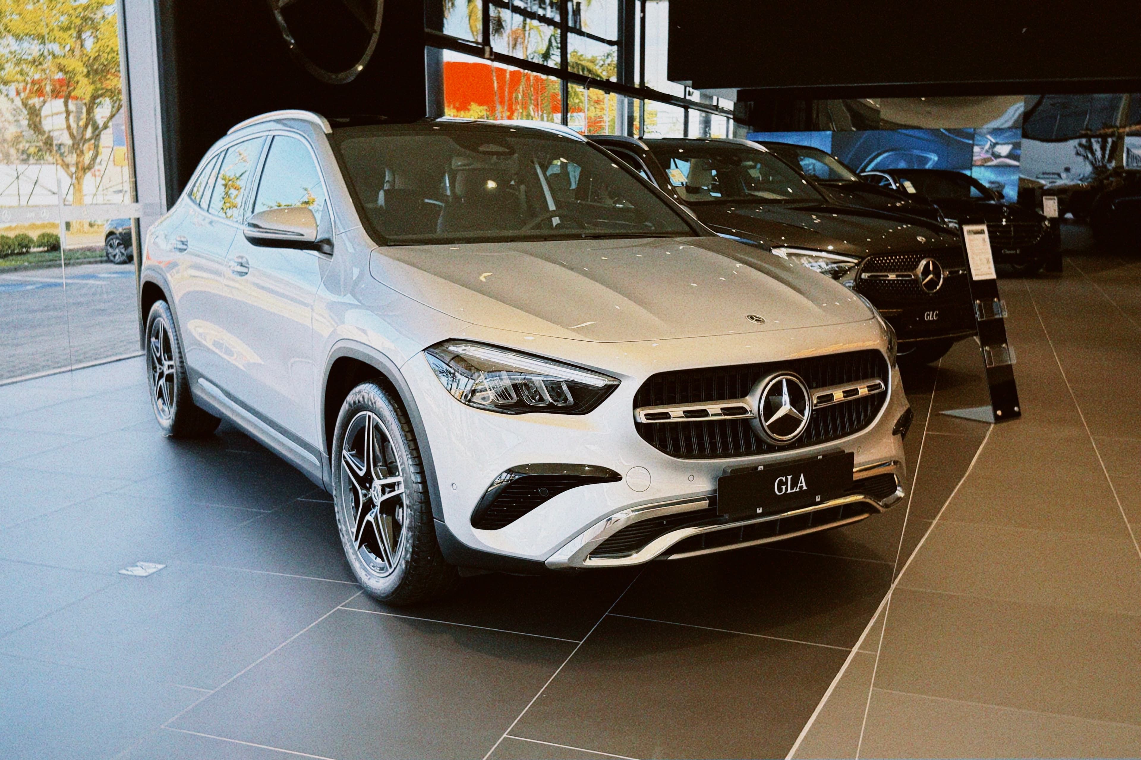 Mercedes-Benz GLA 200: de playboy a patricinha!